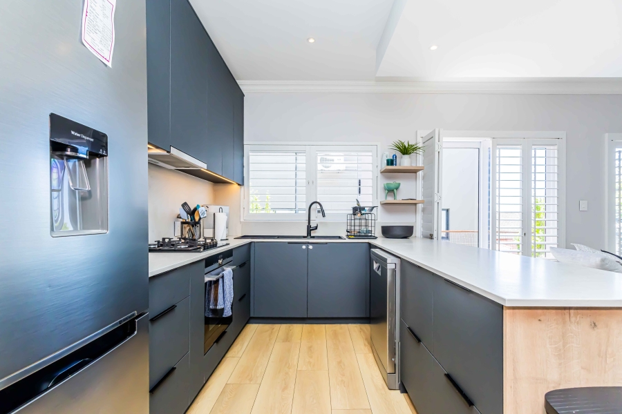 4 Bedroom Property for Sale in Sea Point Western Cape